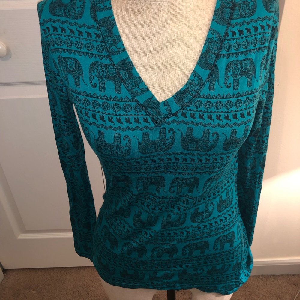 🌻5 for $25🌻 NWOT Elephant Print Long Sleeve Tee